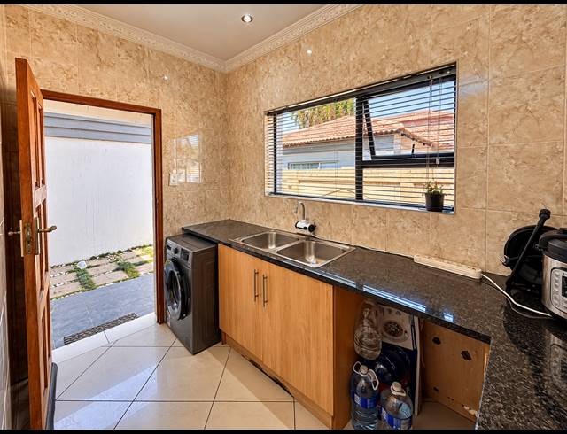 4 BEDROOM HOUSE FOR SALE IN VANDERBIJLPARK SE 7